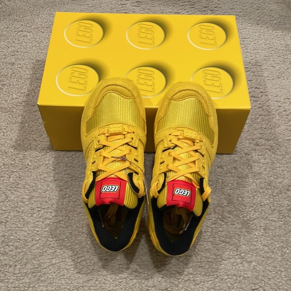 ADIDAS ZX 8000 X LEGO® yellow SHOES big kids size 4 brand new with box - Picture 2 of 7